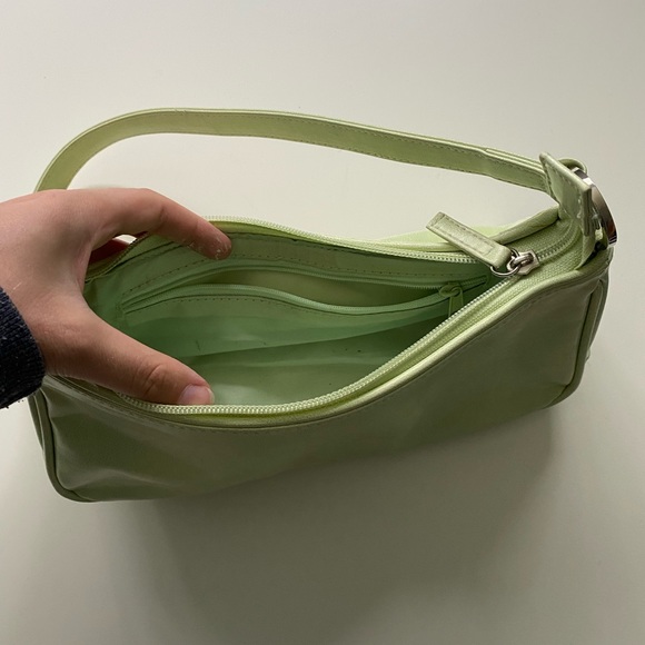 Cute Green purse /handbag - Picture 2 of 3